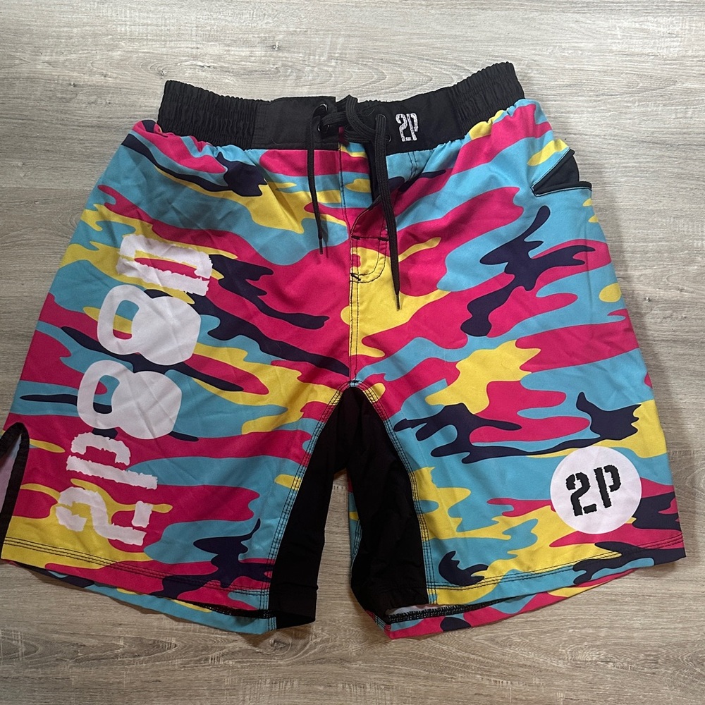 2Pood Shorts Bundle of 4 - Picture 2 of 5